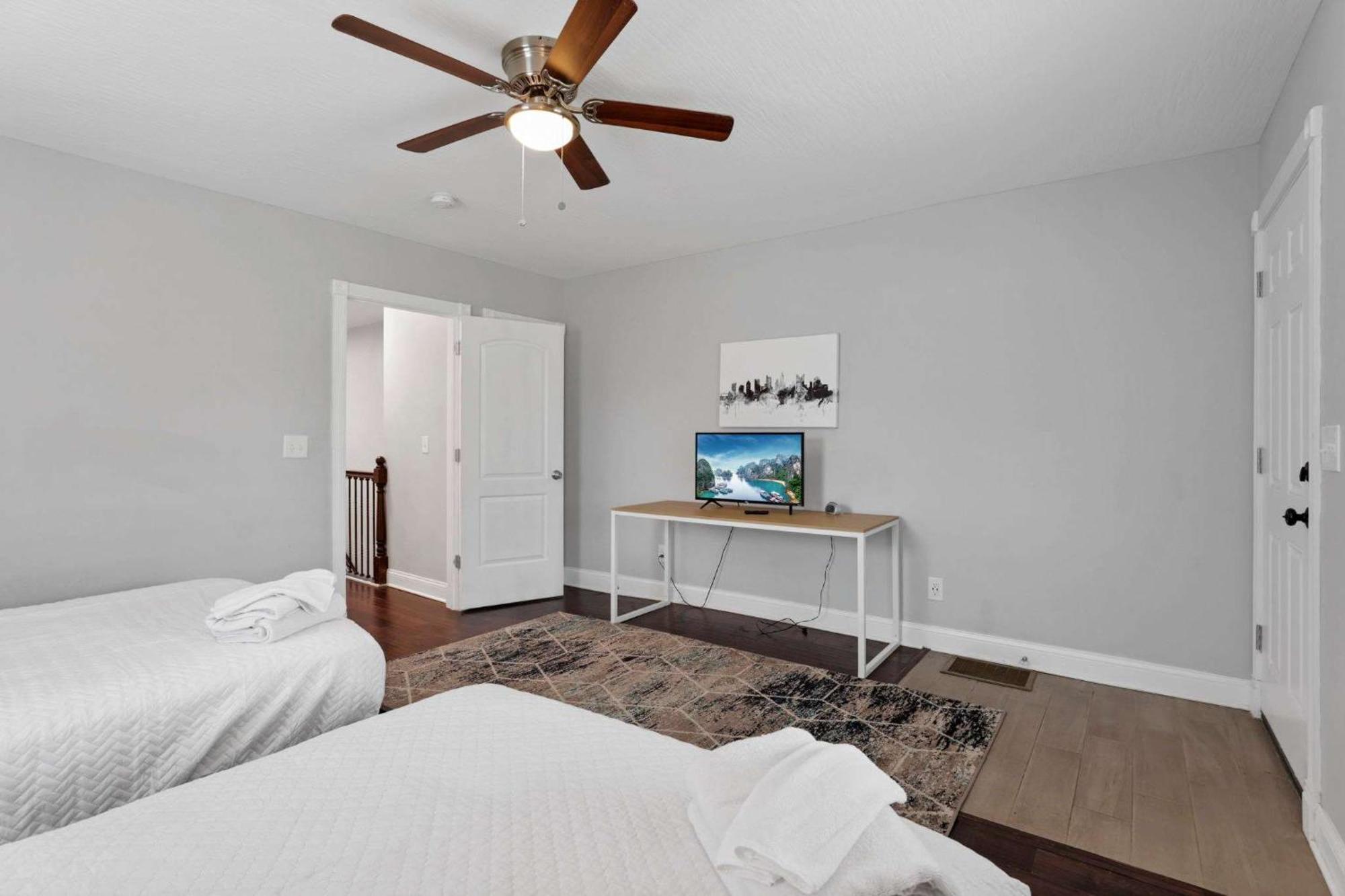 Housepitality - The Urban Roost 1 - Modern Holiday home